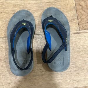 Toddler Reef flip flops size 9/10